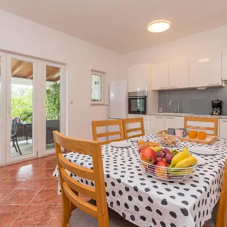 Prázdninový dům Lovely In