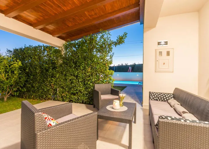 בית נופש Lovely In *