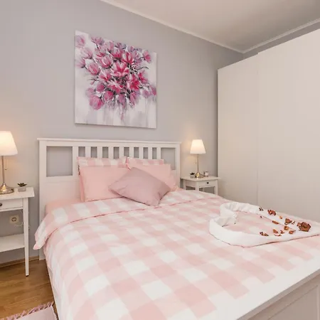 Lovely In * Benkovac